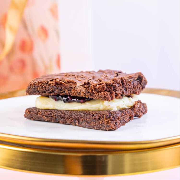 Brownie de Ninho com Frutas Vermelhas